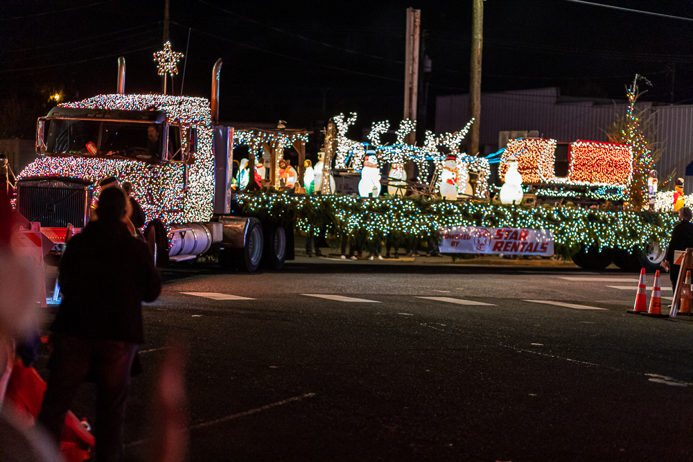 Tillamook Holiday Lights Parade, Tree Lighting Dec. 5, 2020 – Photos by ...